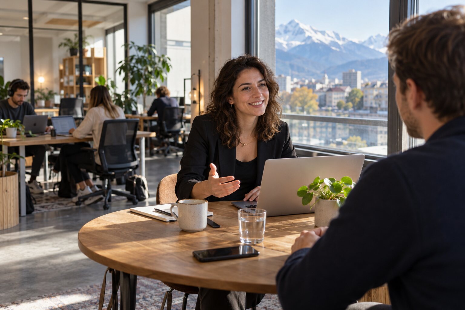 Accueil d’un entrepreneur dans un coworking à Grenoble